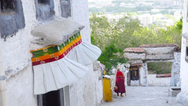 在拉萨什么地方值得一去