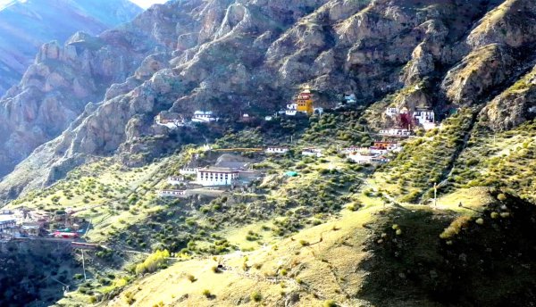 在拉萨什么地方值得一去