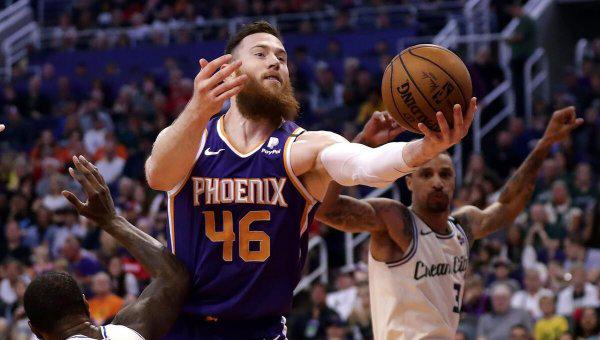 篮球中锋的位置和打法教学