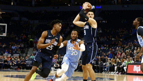 篮球中锋的位置和打法教学