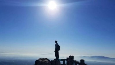 会当凌绝顶一览众山小是谁写的 杜甫为什么能写出望岳