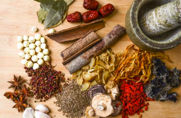 中药渣为什么倒在十字路口