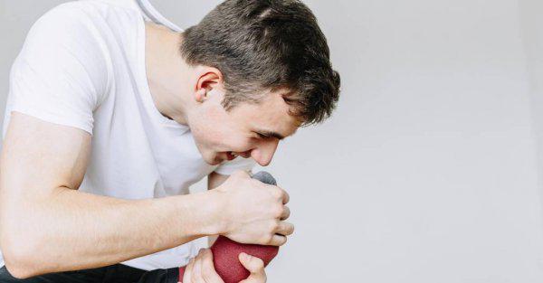 穿丝袜为什么会脚臭