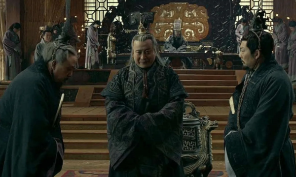 指鹿为马是谁的故事