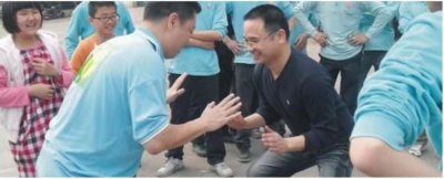 聚会玩的小游戏 推荐六种简单又有趣的团建小游戏