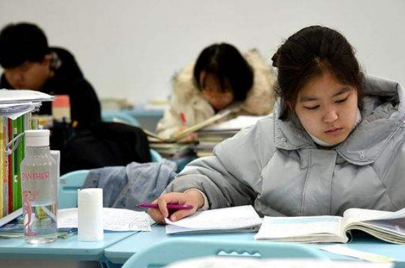 对二本学生来说考研难吗