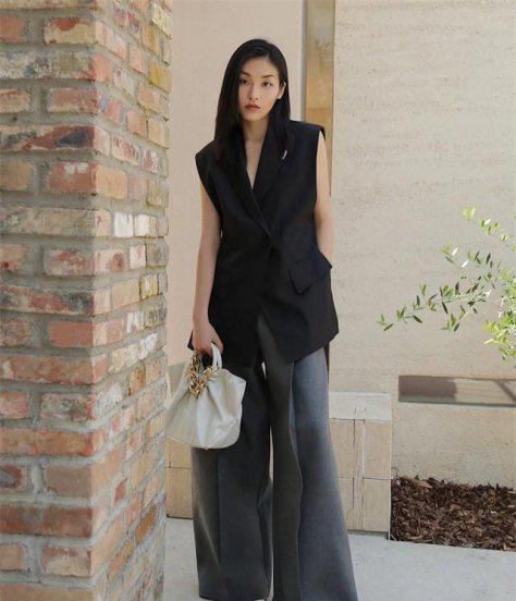 适合皮肤黑的衣服颜色