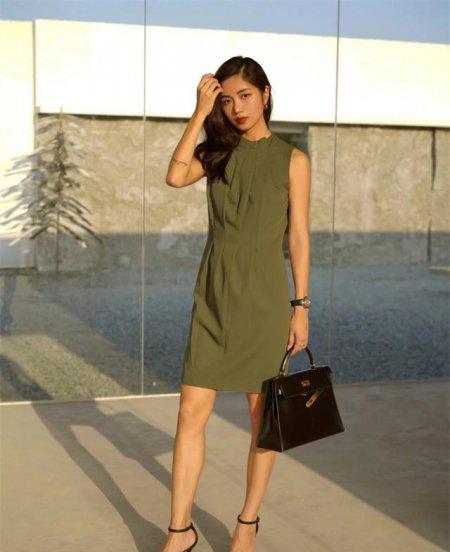 适合皮肤黑的衣服颜色