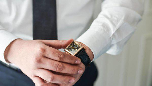 男士戴手表的正确位置