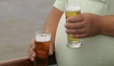 500ml啤酒相当于多少米饭 一瓶啤酒的热量有多高