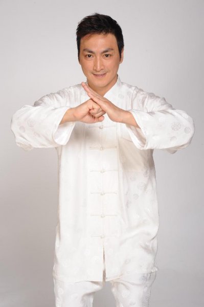 演员何家劲个人资料简介