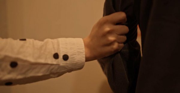 文居岸为什么放乔一成鸽子