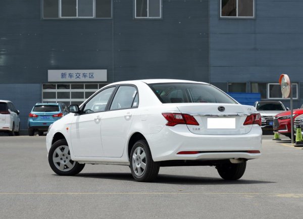 3一5万最省油的新车