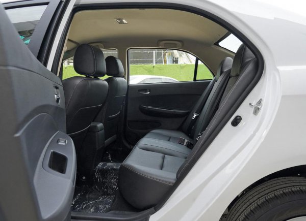 3一5万最省油的新车