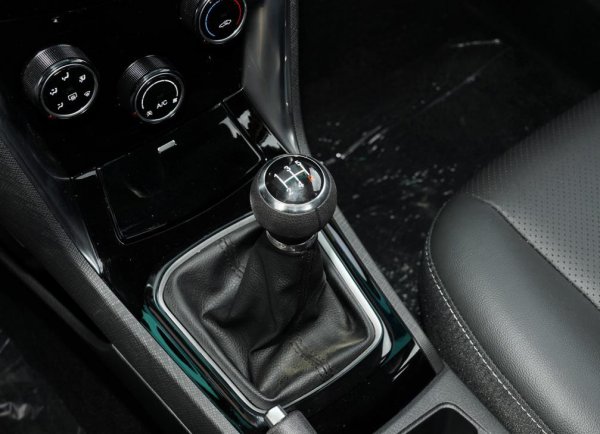 3一5万最省油的新车