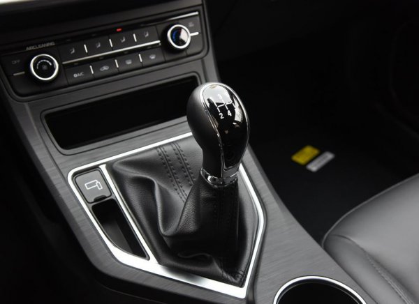 3一5万最省油的新车