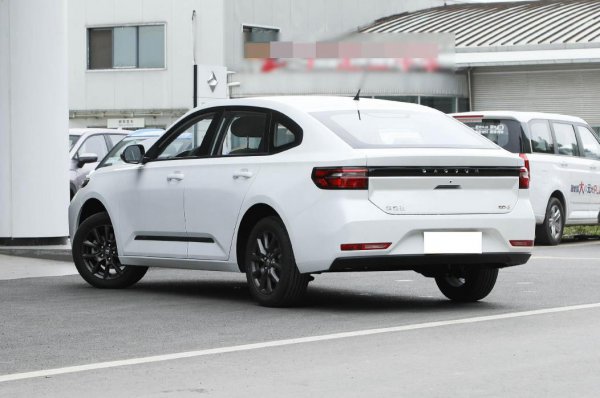 3一5万最省油的新车