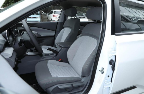 3一5万最省油的新车