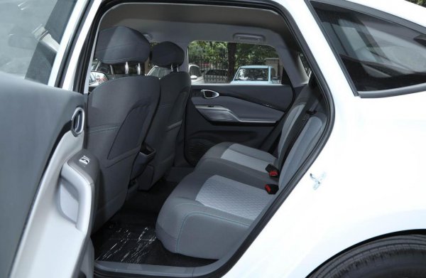 3一5万最省油的新车