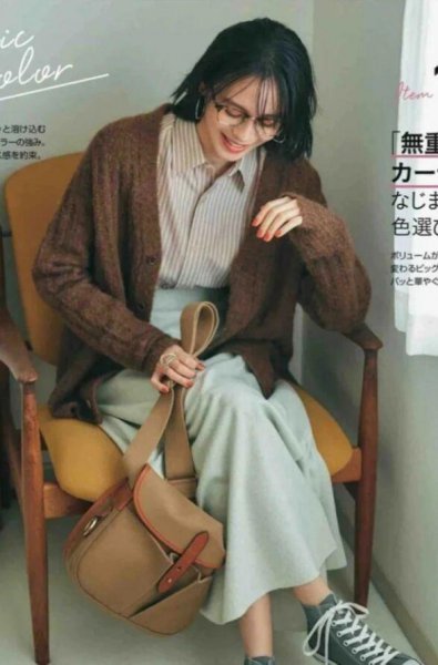 针织开衫内搭什么比较好看