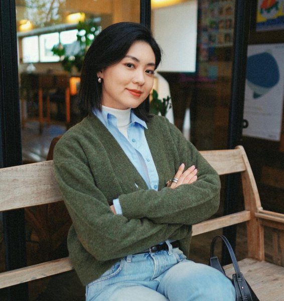 针织开衫内搭什么比较好看