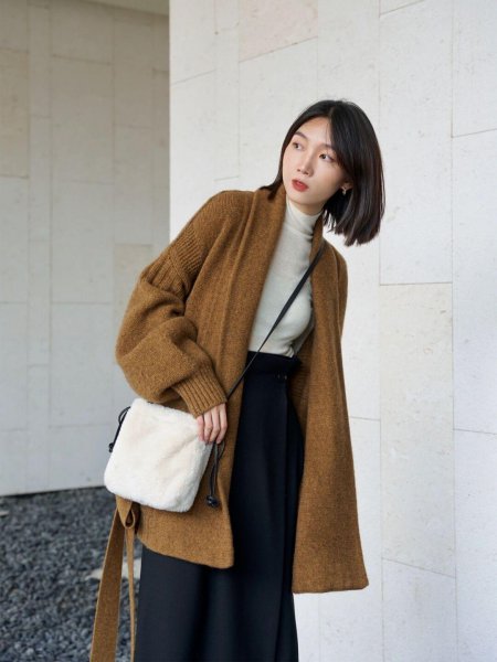 针织开衫内搭什么比较好看