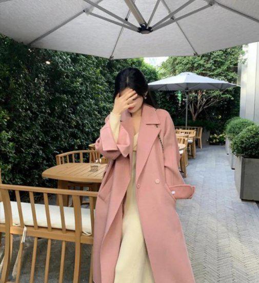 皮肤黑的人适合穿什么颜色的风衣