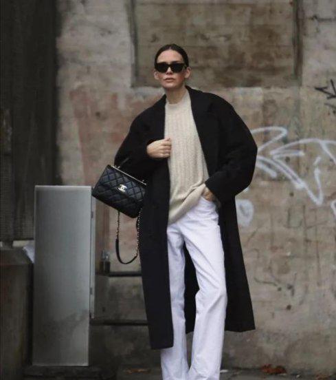 皮肤黑的人适合穿什么颜色的风衣