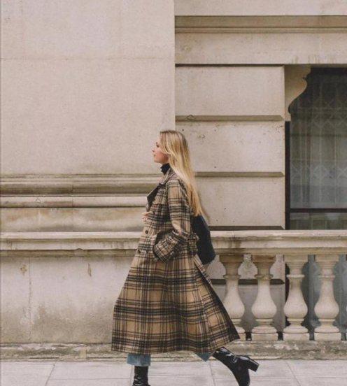 皮肤黑的人适合穿什么颜色的风衣