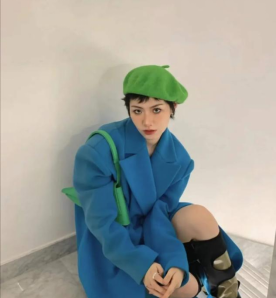 皮肤黑的人适合穿什么颜色的风衣