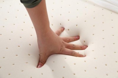 乳胶床垫的寿命多少年 乳胶床垫的六个保养小妙招