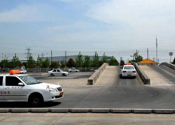 科目二要练多久才能考试