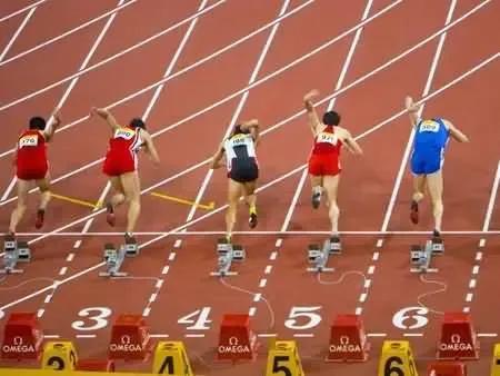 跑步顺时针好还是逆时针好