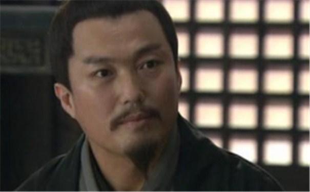 凤雏和卧龙指的是谁