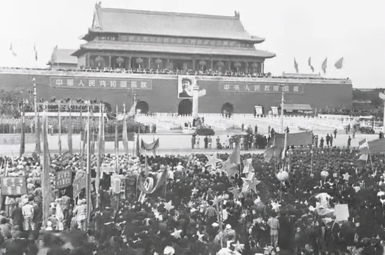 54门礼炮齐鸣28响有什么寓意