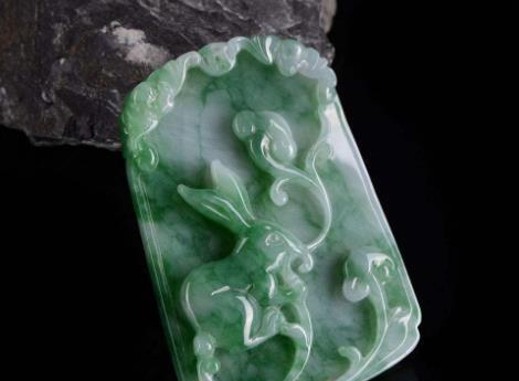 哪些属相不适合戴玉