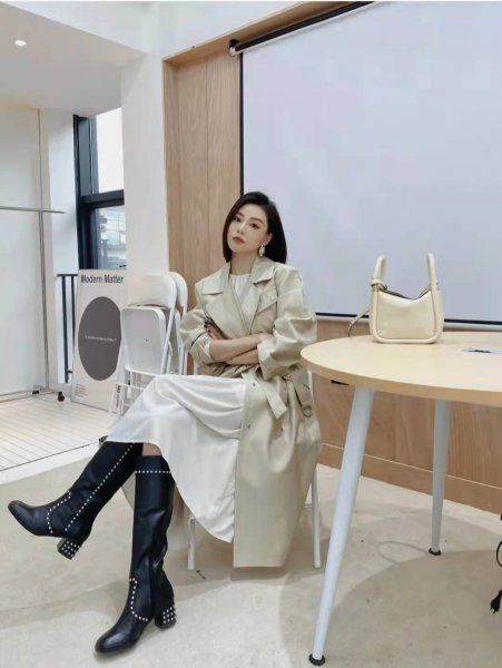 穿风衣配什么裤子和鞋子