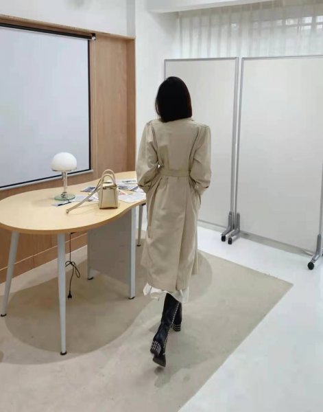 穿风衣配什么裤子和鞋子