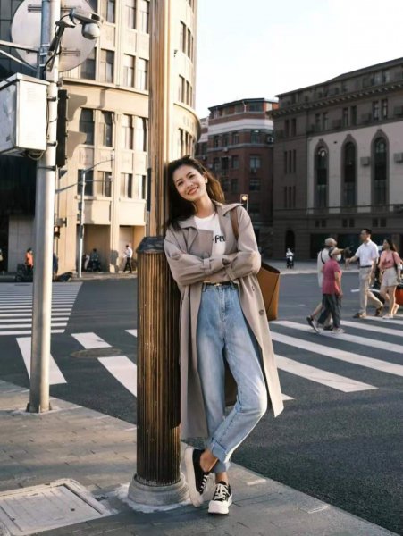 穿风衣配什么裤子和鞋子