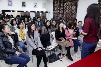 社恐的人怎么做自我介绍 社恐大学生如何在班级中介绍自己