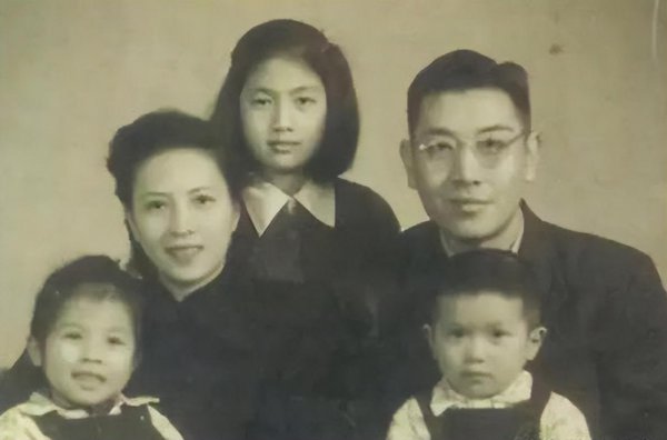 诗人戴望舒资料介绍