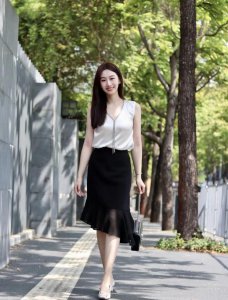 包臀裙搭配什么上衣好看图片 包臀裙穿搭显身材指南