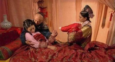 甄嬛传温实初结局 甄嬛传中温实初最后面和谁在一起了