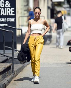 白色和什么颜色最搭配 白色搭配什么颜色比较高级