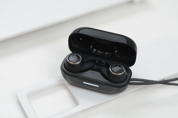 jbl是哪个国家的品牌