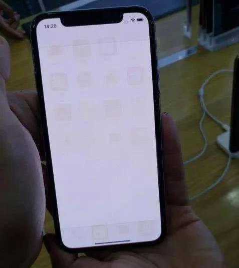 手机轻微烧屏还能撑多久