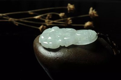 玉蝉吊坠的寓意是什么 为什么古代人喜欢佩戴玉蝉