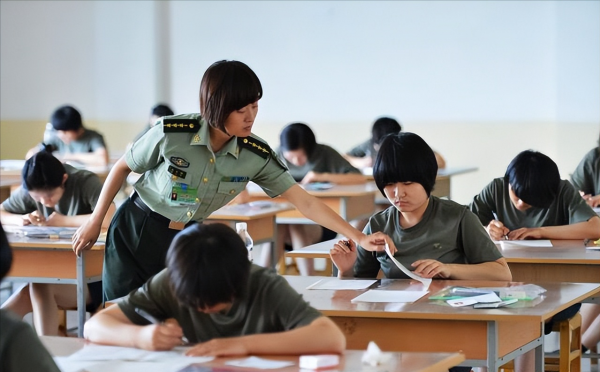 在校大学生千万别去当兵真的吗