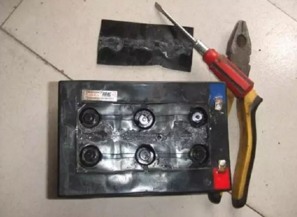 电动车充电一晚上不拔可以吗