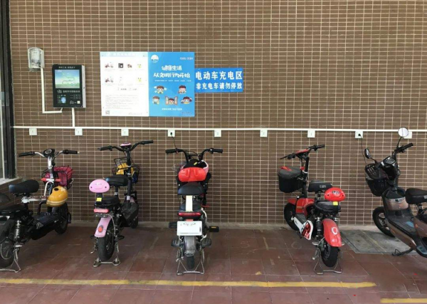 电动车充电一晚上不拔可以吗